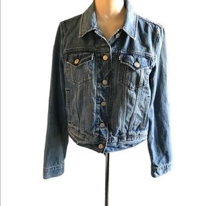 Levi’s Jean Jacket Cropped Size Medium